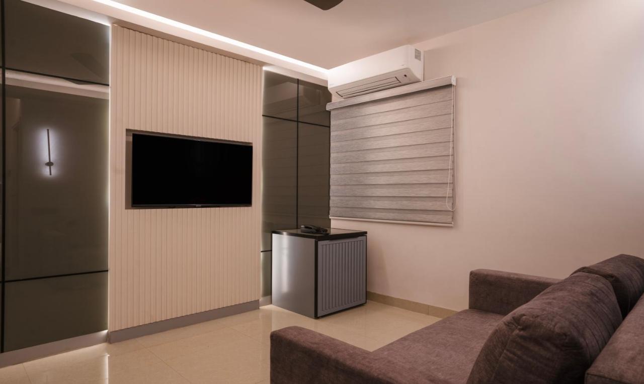 Treebo Premium D Consulate Hotel Hyderabad Exterior photo