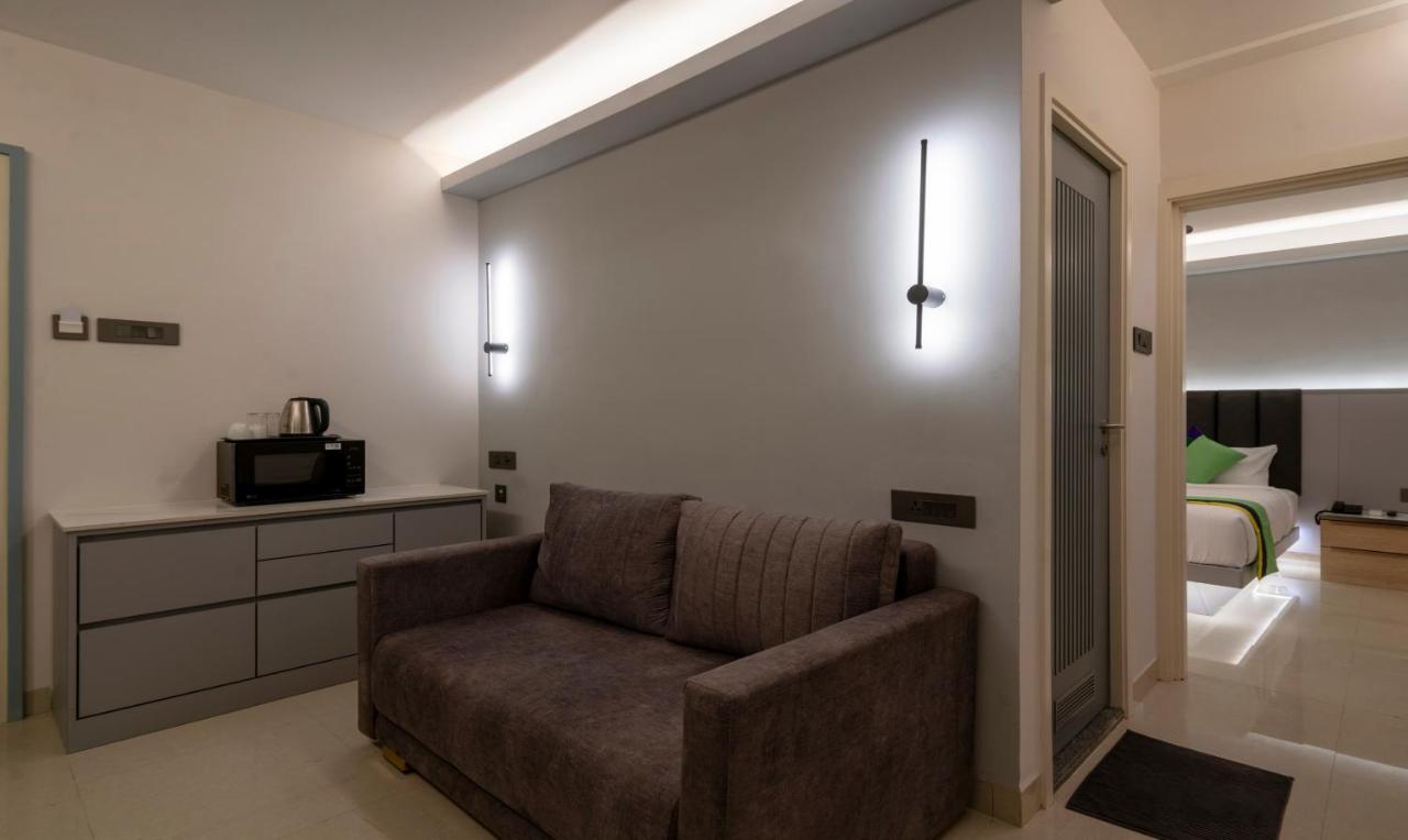 Treebo Premium D Consulate Hotel Hyderabad Exterior photo
