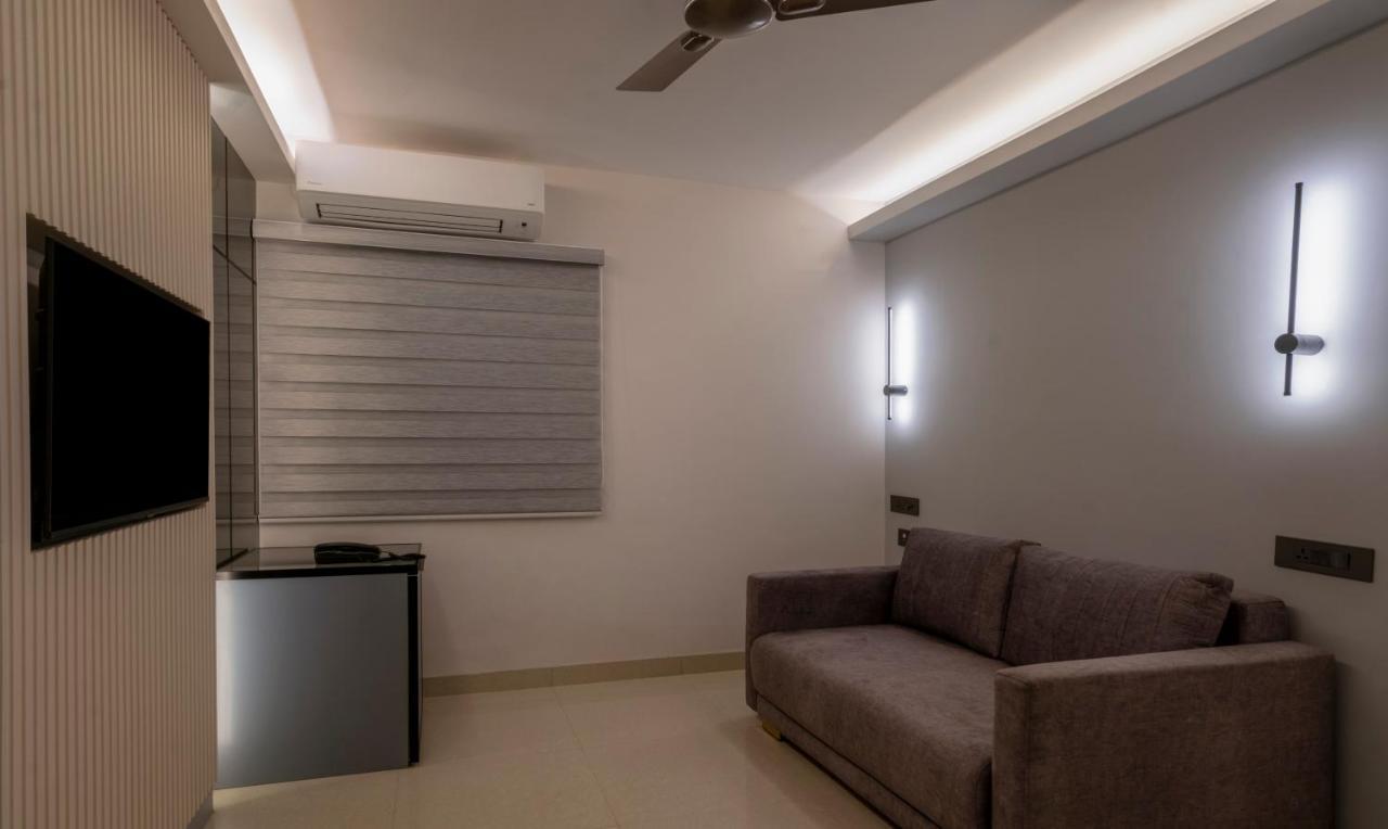 Treebo Premium D Consulate Hotel Hyderabad Exterior photo