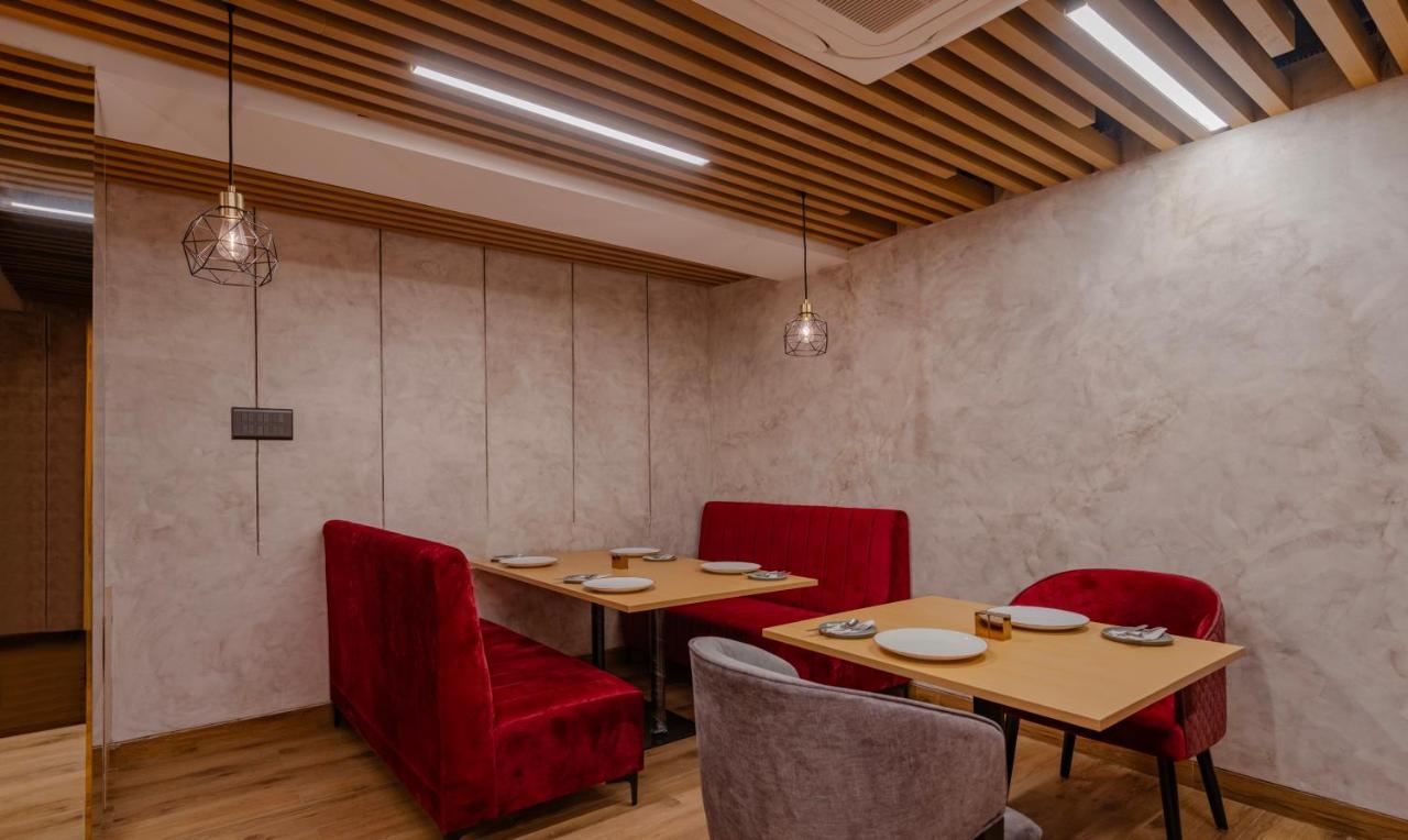 Treebo Premium D Consulate Hotel Hyderabad Exterior photo