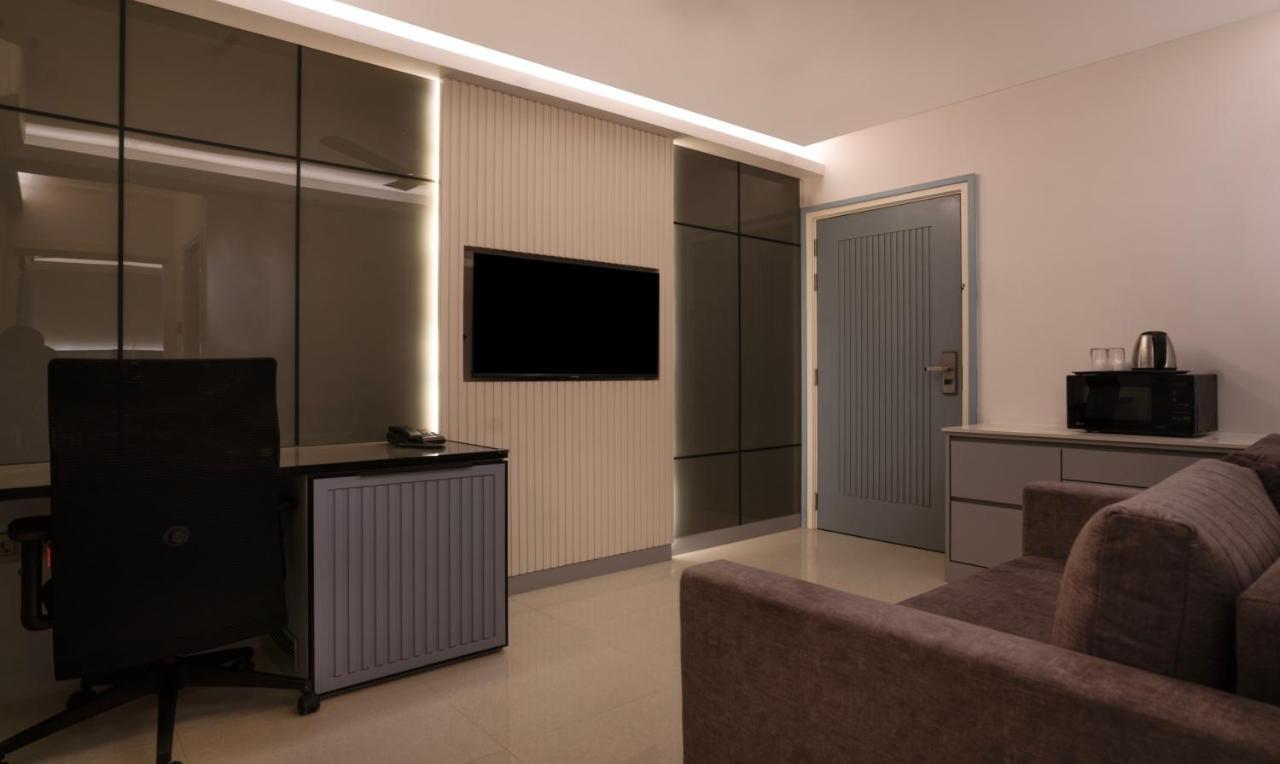 Treebo Premium D Consulate Hotel Hyderabad Exterior photo