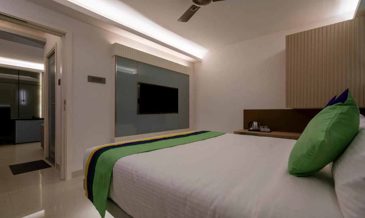 Treebo Premium D Consulate Hotel Hyderabad Exterior photo